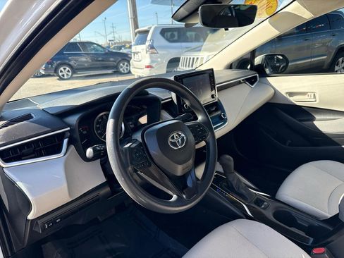 Used 2022 Toyota Corolla LE image 8