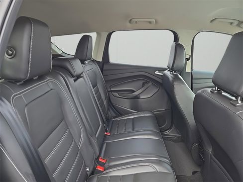 Used 2019 Ford Escape Titanium image 16