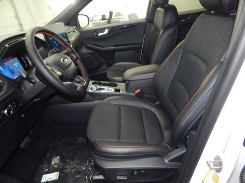 New 2025 Ford Escape ST-Line w/ Tech Pack #1 image 13