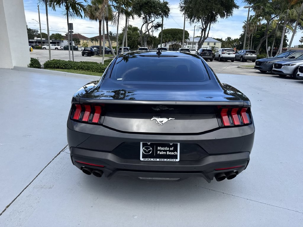 Used 2024 Ford Mustang Coupe RWD image 2
