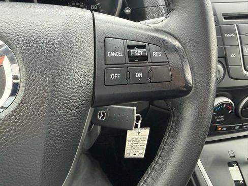Used 2012 MAZDA MAZDA5 Touring w/ Moonroof & Audio Pkg FWD image 24