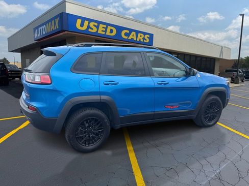 Used 2019 Jeep Cherokee Trailhawk w/ Cold Weather Group AWD/4WD image 5
