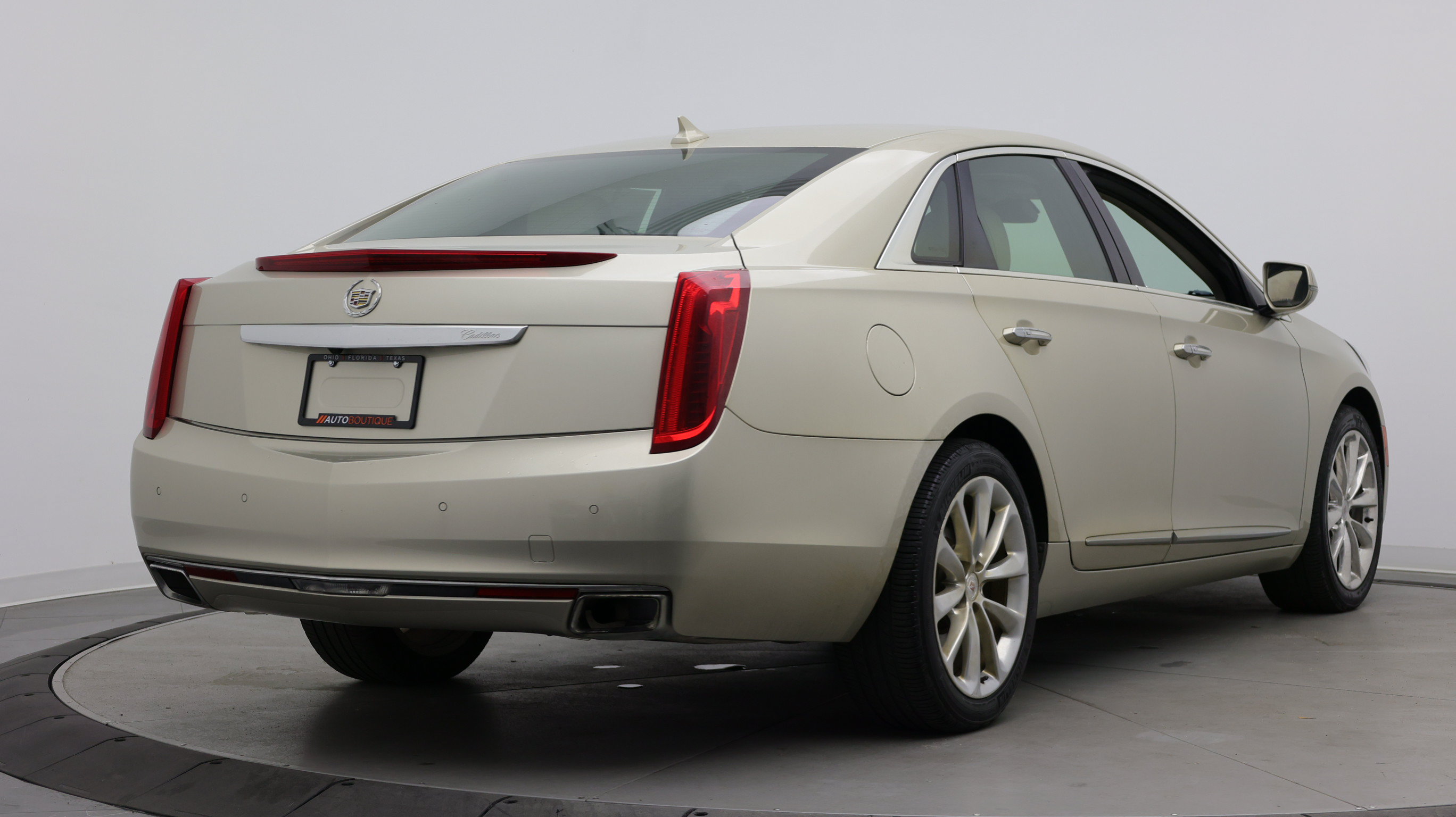 Used 2014 Cadillac XTS Luxury w/ Driver Awareness Package AWD/4WD image 7