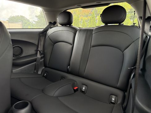 Used 2024 MINI Cooper S FWD image 8