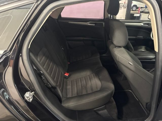 Used 2020 Ford Fusion SE FWD image 33