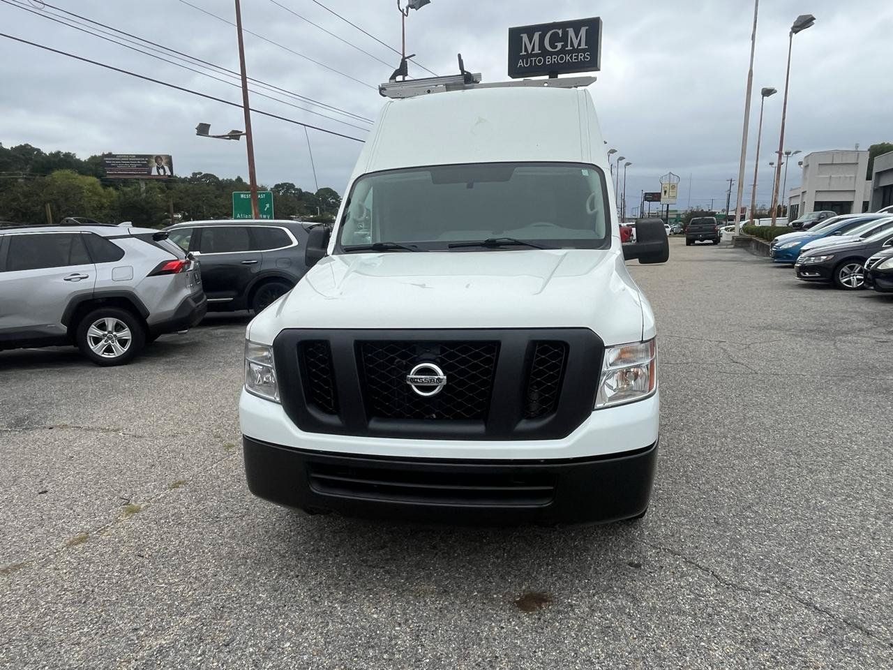 Used 2018 Nissan NV 2500 SV RWD image 7