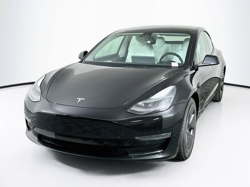 Used 2022 Tesla Model 3 RWD image 3