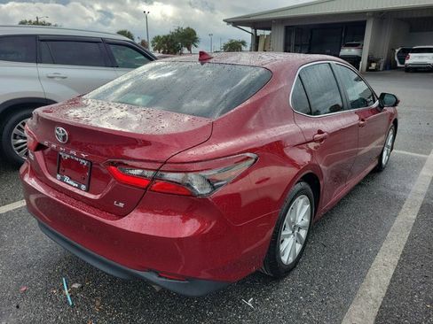 Used 2022 Toyota Camry LE image 4