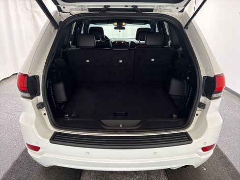 Used 2021 Jeep Grand Cherokee Laredo X image 6