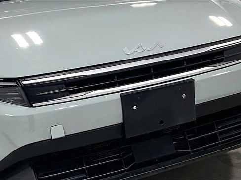 Used 2025 Kia K4 LXS image 37