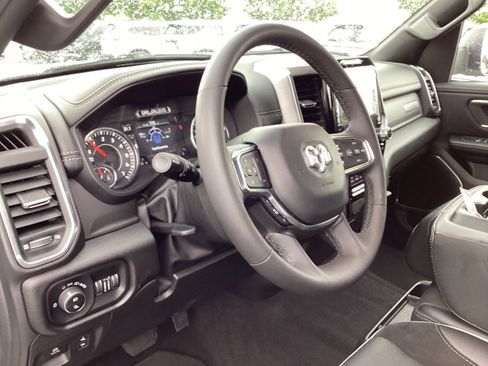Used 2025 RAM 1500 Laramie AWD/4WD image 11