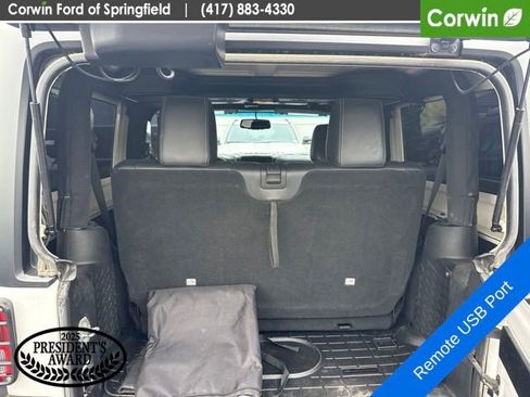 Used 2017 Jeep Wrangler Rubicon AWD/4WD image 9