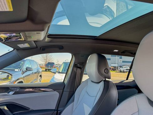 New 2026 Volkswagen Tiguan SE R-Line image 22