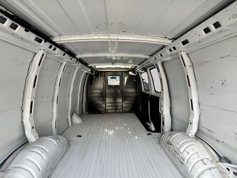 Used 2019 Chevrolet Express 2500 w/ Driver Convenience Package image 29