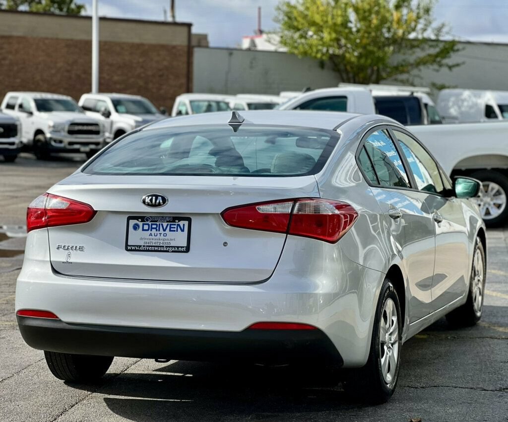 Used 2015 Kia Forte LX FWD image 5