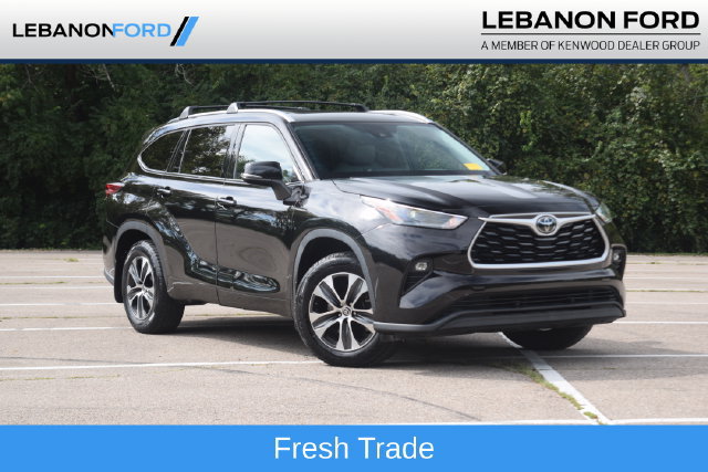 Used 2021 Toyota Highlander XLE FWD image 1