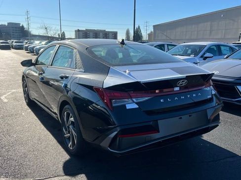 New 2026 Hyundai Elantra Limited image 7