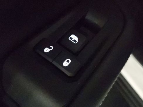 Used 2025 Jeep Grand Cherokee Laredo X image 17