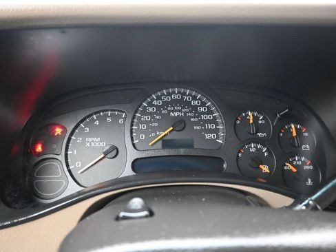 Used 2005 Chevrolet Suburban Z71 w/ Preferred Equipment Group AWD/4WD image 16