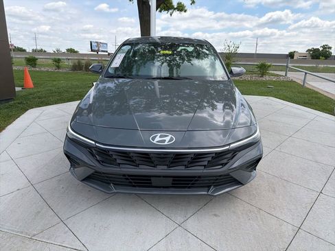 New 2026 Hyundai Elantra Limited FWD image 7