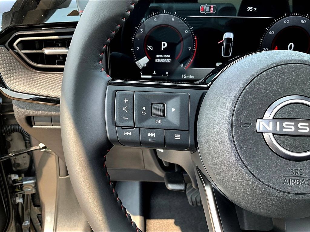 Used 2026 Nissan Kicks SR FWD image 19