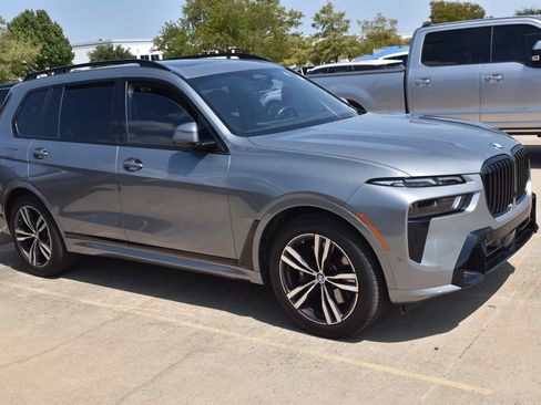 Used 2024 BMW X7 xDrive40i w/ M Sport Package AWD/4WD image 5