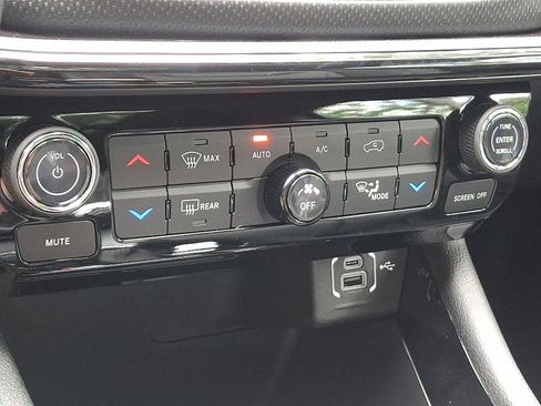 New 2025 Jeep Compass Limited w/ Sun & Sound Group image 10