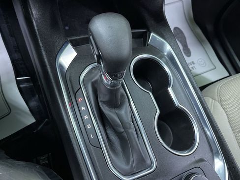 Used 2022 Chevrolet Traverse LS image 23