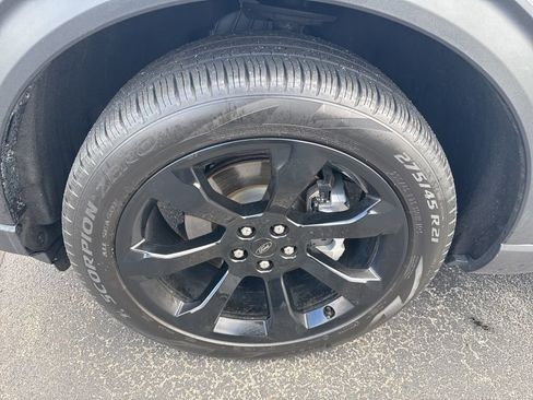 Used 2023 Ford Explorer ST-Line w/ Class IV Trailer Tow Package image 29