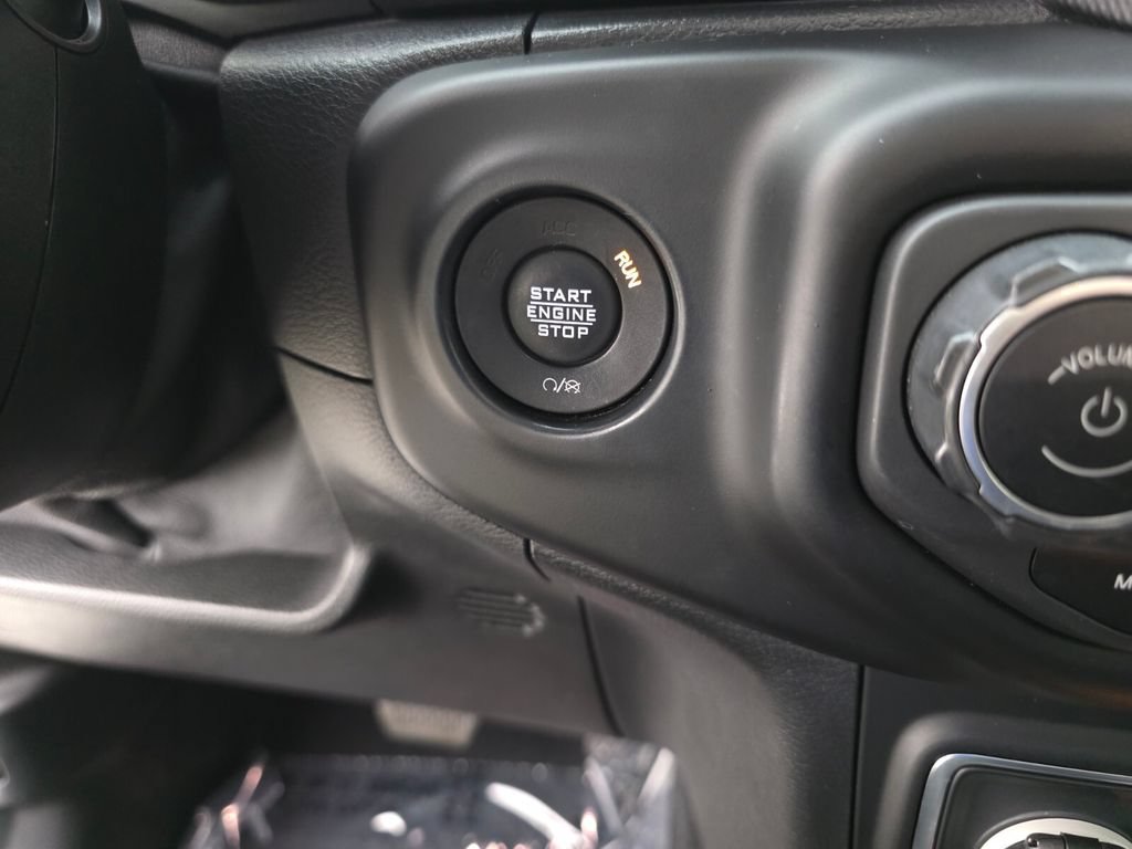 Used 2021 Jeep Wrangler Unlimited Sahara AWD/4WD image 25