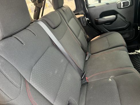 Used 2018 Jeep Wrangler Unlimited Rubicon image 8