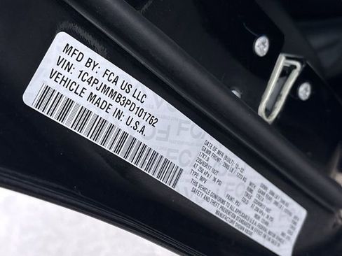 Used 2023 Jeep Cherokee Altitude Lux w/ Lux Elite Package image 30