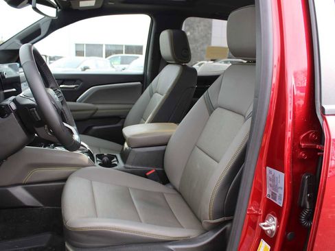 Used 2026 Chevrolet Colorado ZR2 w/ Technology Package image 5