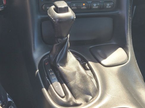 Used 2004 Chevrolet Corvette Base w/ Preferred Equipment Group image 22