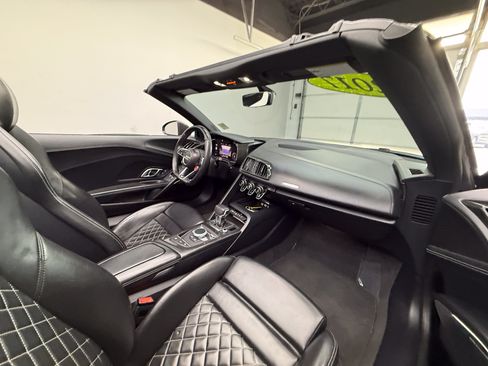 Used 2017 Audi R8 V10 AWD/4WD image 22