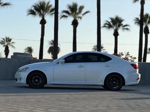 Used 2010 Lexus IS 350 w/ Luxury Plus Value Edition RWD image 4