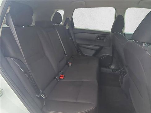 Used 2024 Nissan Rogue S FWD image 19