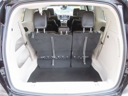 Certified 2024 Chrysler Pacifica Touring-L FWD image 15