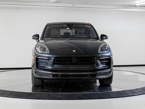 Certified 2025 Porsche Macan image 10