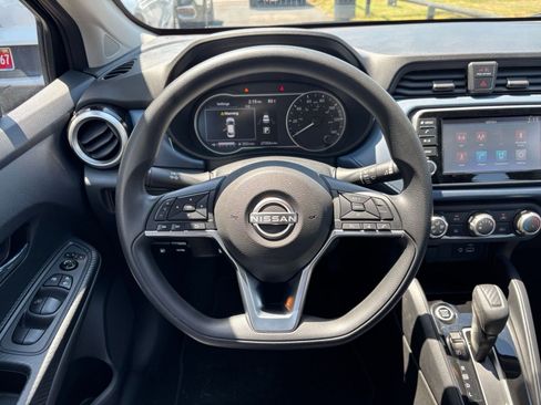 Used 2025 Nissan Versa SV FWD image 25