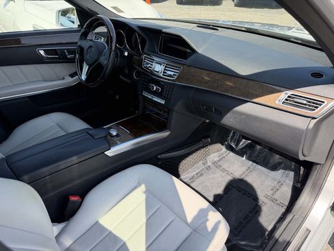 Used 2014 Mercedes-Benz E 350 4MATIC Sedan image 9