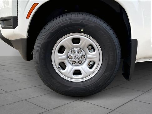New 2026 Nissan Frontier S image 9