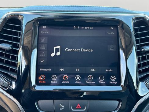 Used 2020 Jeep Cherokee Limited AWD/4WD image 18