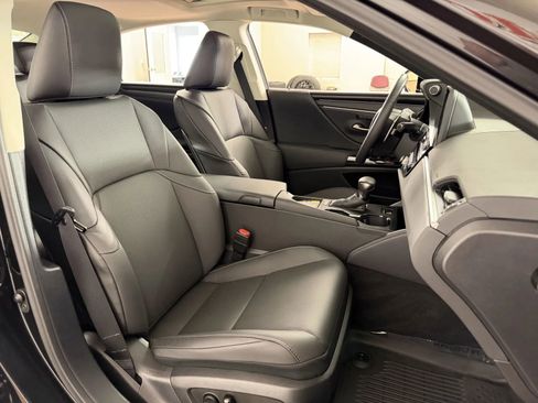 Used 2025 Lexus ES 350 w/ Technology Package FWD image 40
