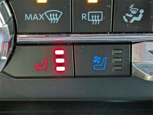 Used 2022 Ford F250 Platinum w/ FX4 Off-Road Package image 24