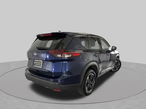Used 2024 Nissan Rogue SV AWD/4WD image 7