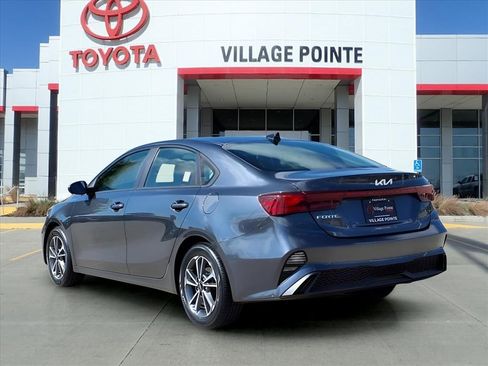 Used 2023 Kia Forte LXS image 3