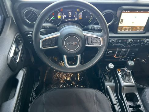 Used 2023 Jeep Wrangler Sahara image 15