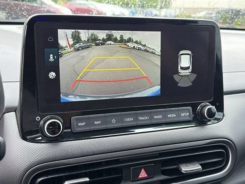 Used 2022 Hyundai Kona Limited AWD/4WD image 17