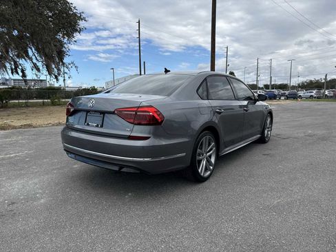 Used 2018 Volkswagen Passat 2.0T R-Line image 6